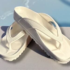 NWOT Women's 5 BIRKENSTOCK Honolulu Essentials White Eva Flip Flop Thong Sandals